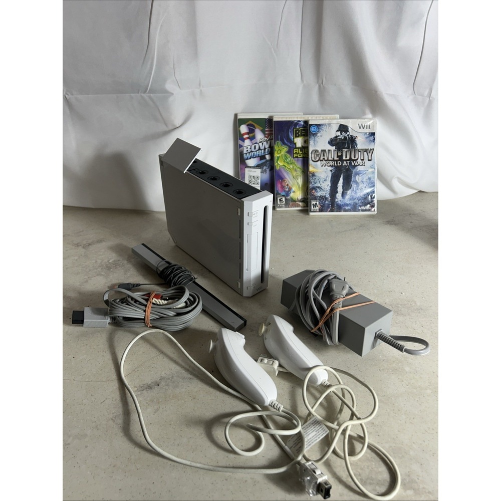 Nintendo Wii Bundle With 3 Games No Controller